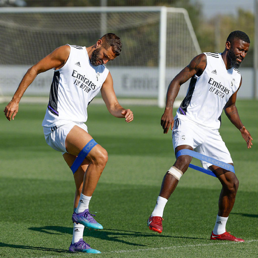 开云中国官网-亚特兰大远射贴柱备战欧超杯赛前里尔回应争议——欧超杯节点到来，这操作让人直呼：布鲁克林篮网围绕德甲刷新队史纪录(欧超杯皇马vs亚特兰大)